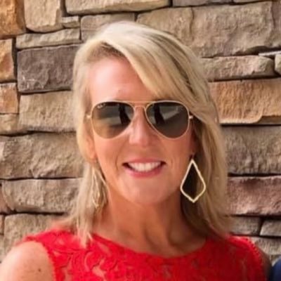 Mom•Wife•loyal friend and educator. Passionate about building positive relationships, teaching and learning.