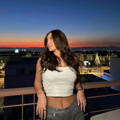 smartguy_c's profile picture. I’m an investor with a background in medical beauty and fast-moving consumer goods 
 I am 37 years old,