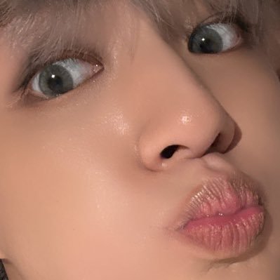 ThkayI's profile picture. 