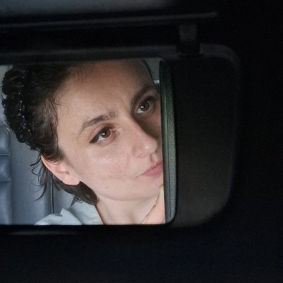 _alliemcnickk's profile picture. peaches and plums, motherfucker