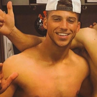 Lilboyblue9292's profile picture. 