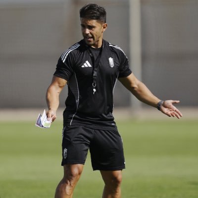 Entrenador U-23 Recreativo Granada. Ex-U-19 del Atlético de Madrid. CCAFD. Director Máster en Entrenamiento, Análisis del Juego y Dirección de Equipos en Fútbol