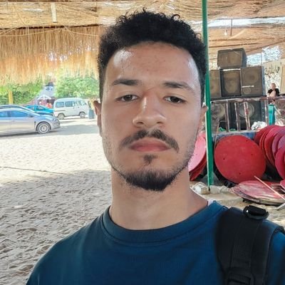 livingdisshit's profile picture. Let it RIP