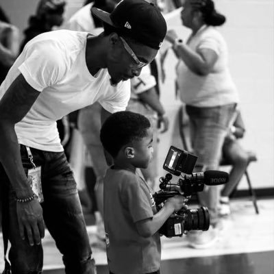 🗣W E - R O L L I N G 🎥 •Emmy Nominated 🏆/Cam Op/ Drne Op 🚁 • 🎥 Multimedia Specialist @jacksonstateu •Sports / Branding / Docs 🎥Amzn: Coach Prime