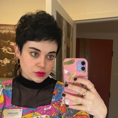 SSHRC PhD Candidate @Cambridge_Uni | 2025 Trudeau Scholar | Bunkers & Doomsday Research | She/Her | Les opinions exprimées ici sont personnelles 🇨🇦 🏳️🌈