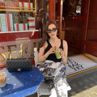 Elizabeth (@throastroast) 's Twitter Profile