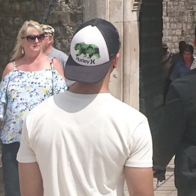 uuwh_yeah's profile picture. watch your step!