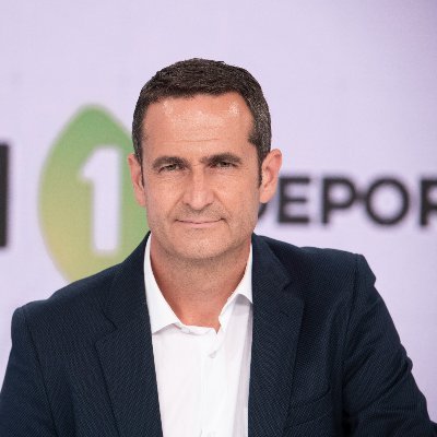 Cristiano, marido y padre. Periodista. Redactor Jefe y presentador en RTVC. Deportes. Mi obsesión, la coherencia.