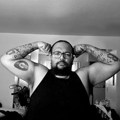 J. Sellz is a hiphop artist who grew up in Atlanta Georgia. He is one of few artists that makes his own beats and produces and promotes his own music.