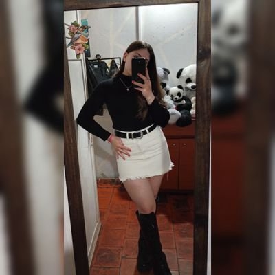 KaterinaOjeda's profile picture. 👻