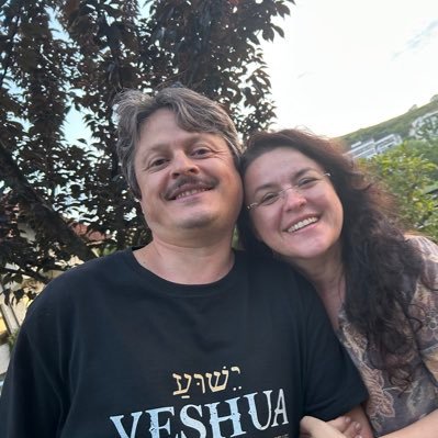 Sunt urmaș al Domnului și Dumnezeului meu Yeshua Ha’Mashiach din Nazaret Fiul Dumnezeului Celui Preaînalt care este Viu în Vecii Vecilor. MaranAta! Amin!