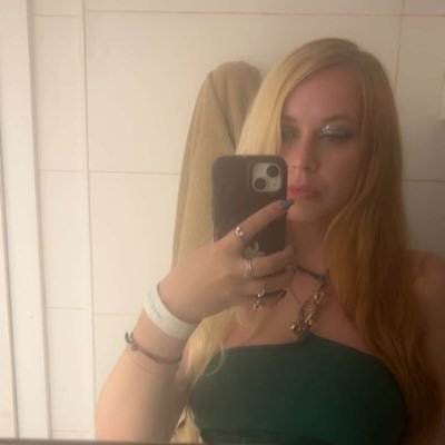Jhin Main 💕 Game Designer - Let’s Sing 🥰 / |she/her| League of Legends main adc peak Diamond 1 🖤4 #G2WIN
