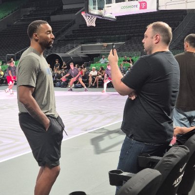 Covers basketball at large for Athletiko.
Basketball never stops