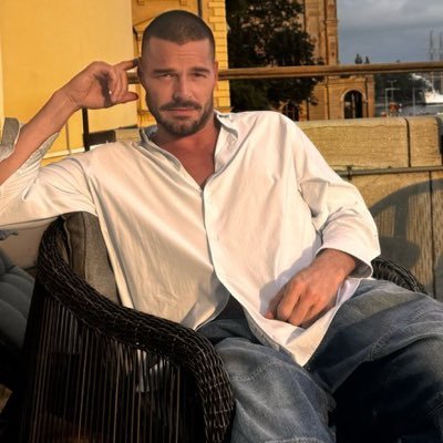 guzhnli13389's profile picture. Puerto Rican singer, songwriter and actor