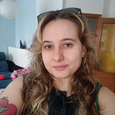 xusticia darréu | me gustan los idiomas el mar y las plantas poco más | she/her