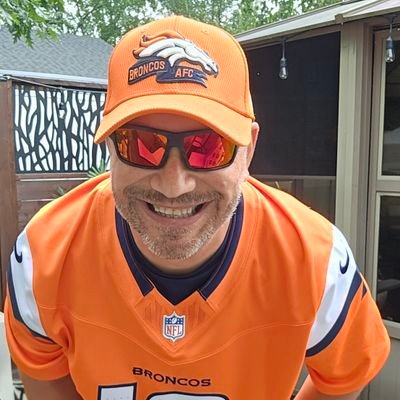 working for Boulets Boots 👞
@Broncos 🏈
@NFL 🏈
@nike
@usnikefootball
@Oakley
Music is life 🎶
#BroncosCountry 🐴