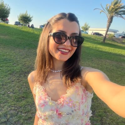 selenmumoglu's profile picture. 