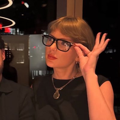 folksfla's profile picture. flamengo 4x campeão da libertadores taylor 4x aoty winner