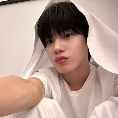 live, laugh, love song seungho ☁️
chuchuz official protector 💌