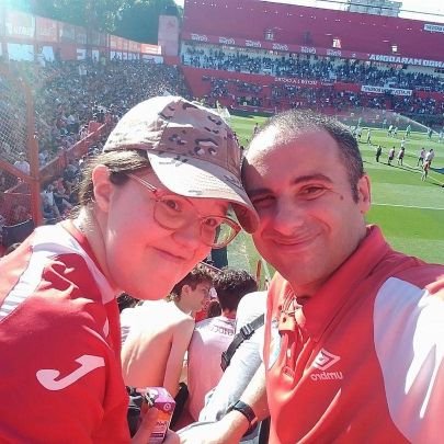 Me llamo Diego tengo 41 años casado con Romy hierro sin hijos aún fanático de Argentinos Juniors soy comerciante en lanus y vivo en liniers !!
