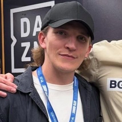 aemondt64's profile picture. J. R.R Tolkien, GOT e HOTD. 
Ewan Mitchell 💚
🇧🇷  ❤️💚💛🧉🍖🍺🥨