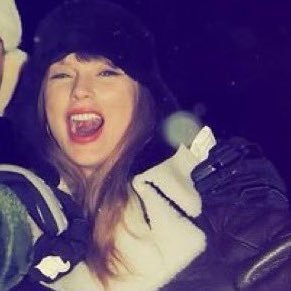 raissaandradeg's profile picture. Am I allowed to cry?