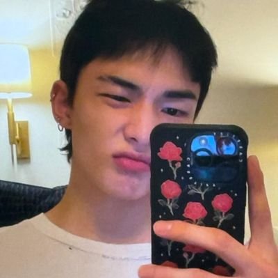 ssideeffectts's profile picture. ·˚ ༘₊