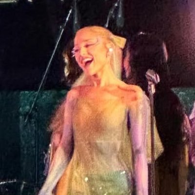 lilihangout's profile picture. here for funsies