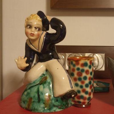 Mi stavo facendo i fatti miei. Poi sono venuti a pizzicarmi sul braccio