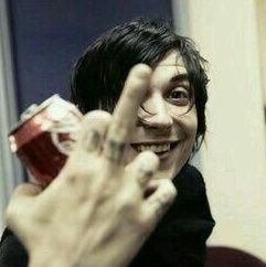 lost myself a bit trying to be a ghost
༉‧₊˚.
ele/dele
🏳️⚧️ ⚣
amo vkei