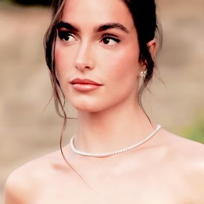 DUCATIMUSE's profile picture. ⠀            ،   🦢   deɑr  ɑngel  lɑcy,  eyes  white  ɑs  dɑisies.