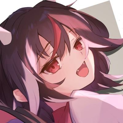 Femboy enjoyer, Danganronpa enjoyer, really likes Chihiro, Chiaki, and Himiko!! Enjoys many types of games