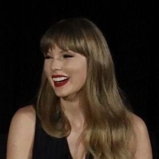 daylghtblue's profile picture. maybe i will be okay if i let this go forever ☆ tn x1