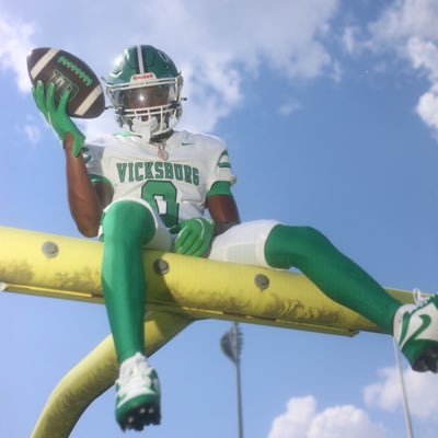 Vicksburg High School 🐊📚| Class of 2026 🎓| ACT- 19 | 5’10 165 ATH | 📲769-265-1605 |marquislknight262@gmail.com | Instagram: @mknightt