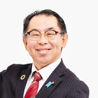三重県いなべ市に住む編集者です。2017年11月より、いなべ市議会議員を拝命しました。市民と共に歩む政治家として邁進します。 劇団すがお 劇作家&プロデューサー。歌って踊るアクティブ市議!