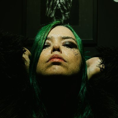 oi, eu sou a Drenna!
Venha ouvir o novo single