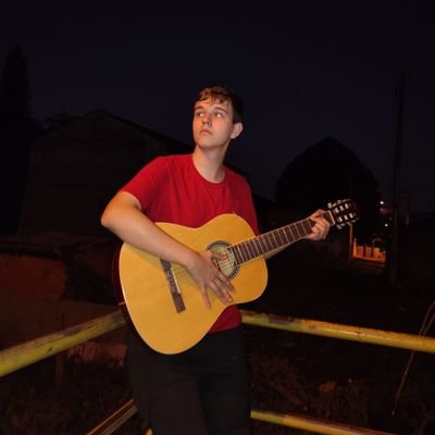 Mathhe_uz's profile picture. 🎨 Só desenho o que não sei desenhar
🎼 Improviso a música inteira
♟️ Jogo sozinho e ainda perco
Tweets que vão alegrar ou acabar com o seu dia