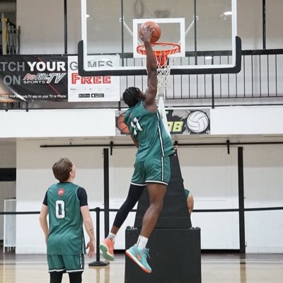 6’3 203lbs | 35” vert | 4.0GPA | 2026 | 3 Sport Athlete | 🏀 Wing | 🏈 Raw ATH (LB/S/EDGE/WR) | Thrower | Ex 5 Year Rugby Starter | UK🇬🇧