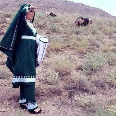 بیا و کشتی ما در شطِ شراب انداز
خروش و وِلوِله در جان شیخ و شاب انداز