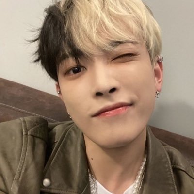 cali moots🤍txticles💙hcgc💛apobangpo💜she/they 27 ~fan account~