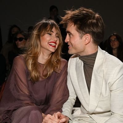 Fan account. I am not associated with Rob or Suki.
Credit to all original gif makers.