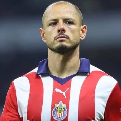 Desequilibrado, trastornado, bipolar, autista, mala persona, manipulador, borracho, narcisista, ludópata, mujeriego, racista, antisemita, venéreo, detestable.