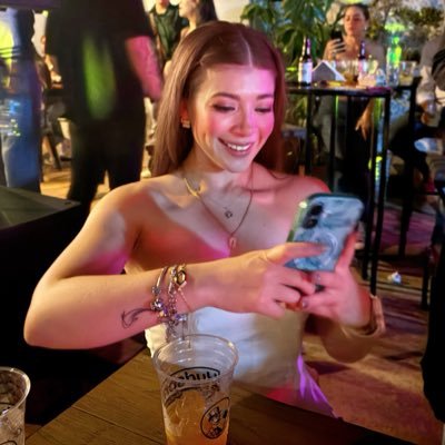 vidamazariegos's profile picture. I hope you fall in love with being alive again. 🤍