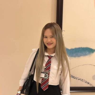 leang_vouc64314's profile picture. Moon