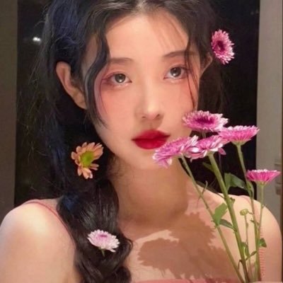 nFj9c76xu83xi's profile picture. 