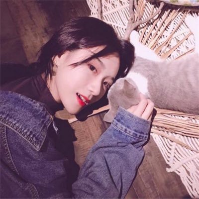 23ti73447GfeW67's profile picture. 