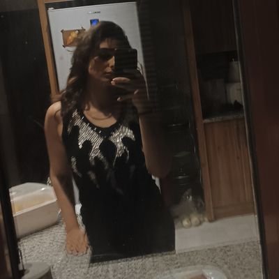 باید روزی هزار بار مرده و زنده بشم تا بالاخره یه روز خاکم کنن
عمیقا خسته :)
در حال نوشتن مزخرفات مغز ...