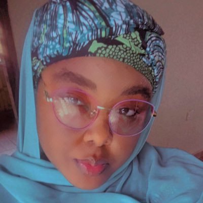 Proud Musulma🧕
Coke addict🍷
Sociologist 👩🎓
Legally blind 👓
#new account
4th October
SC: ayshermah 📷
IG: Ayshertuuuu