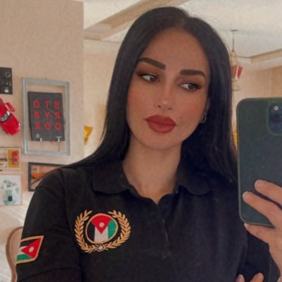 Wife , Mom of 2 , Master's degree of Tourism lifestyle , Beauty blogger