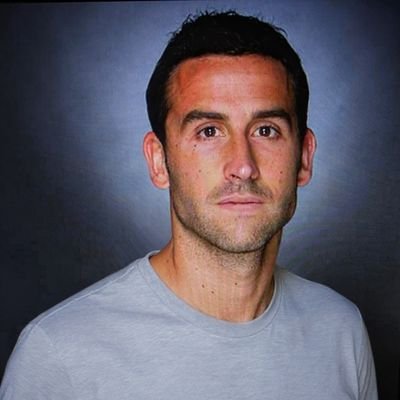Dirigiendo ApterosTrading Español desde 2025. Exfutbolista profesional